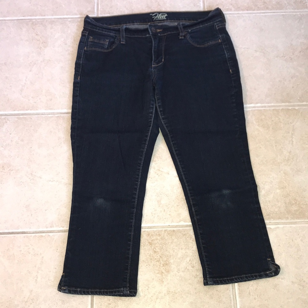 Old Navy Flirt Capris (denim)